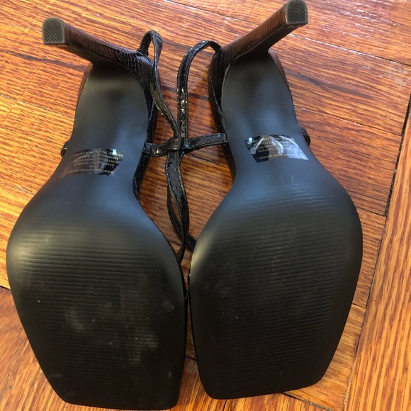 Steve Madden x Winnie Harlow Sandals - Picture 2 of 3